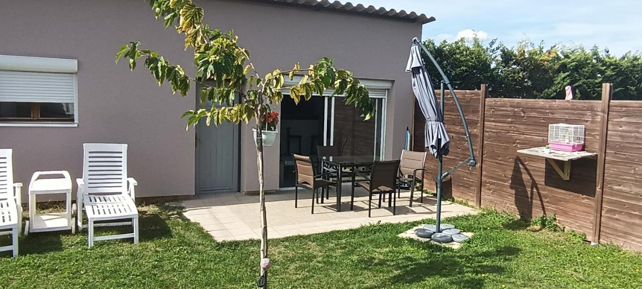 Charmante Maison Avec Piscine Anneyron Exterior foto